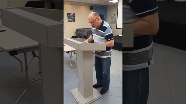 Владимир Кулик читает стихи Евгении Риц, клуб Е. Зейферт "Мир внутри слова" смотреть онлайн