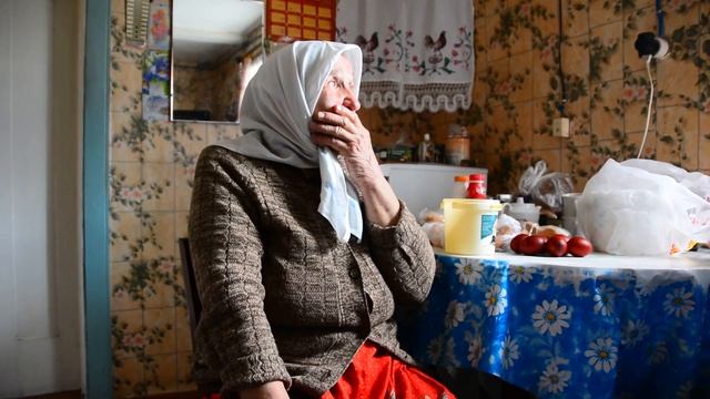 Бабушка Саша. Деревня Коняты .Смоленская область. смотреть онлайн