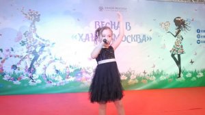Теребилова Мирослава,5 лет, выступление в ТЦ Ханой ( Вокальная Школа Марины Корв