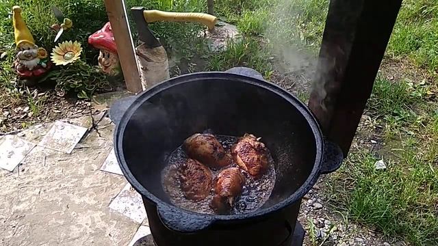 КУРИЦА В КОФЕ,ОГУРЦЫ В МЁДЕ В КАЗАНЕ НА КОСТРЕ смотреть онлайн