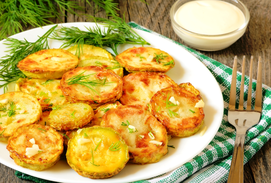 Кабачки с чесноком и майонезом. Вкусная закуска из кабачков.