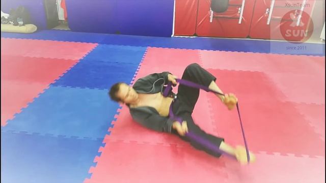 Упражнения с поясом в джиу-джитцу в XsunTeam