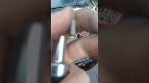 Замена лампы ближнего света Volks Wagen Caddy 2006 год. Замена за 1 минуту