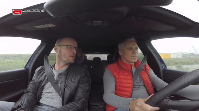 FWD vs RWD [Peugeot 308 GTi & BMW M135i] смотреть онлайн