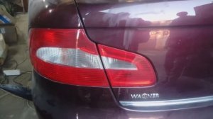 Как снять заднюю фару в автомобиле Шкода супер Б 2008г