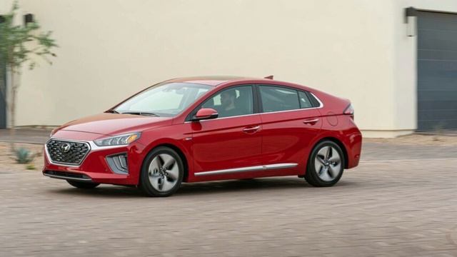 Hyundai IONIQ Hybrid | The Korean's Prius смотреть онлайн