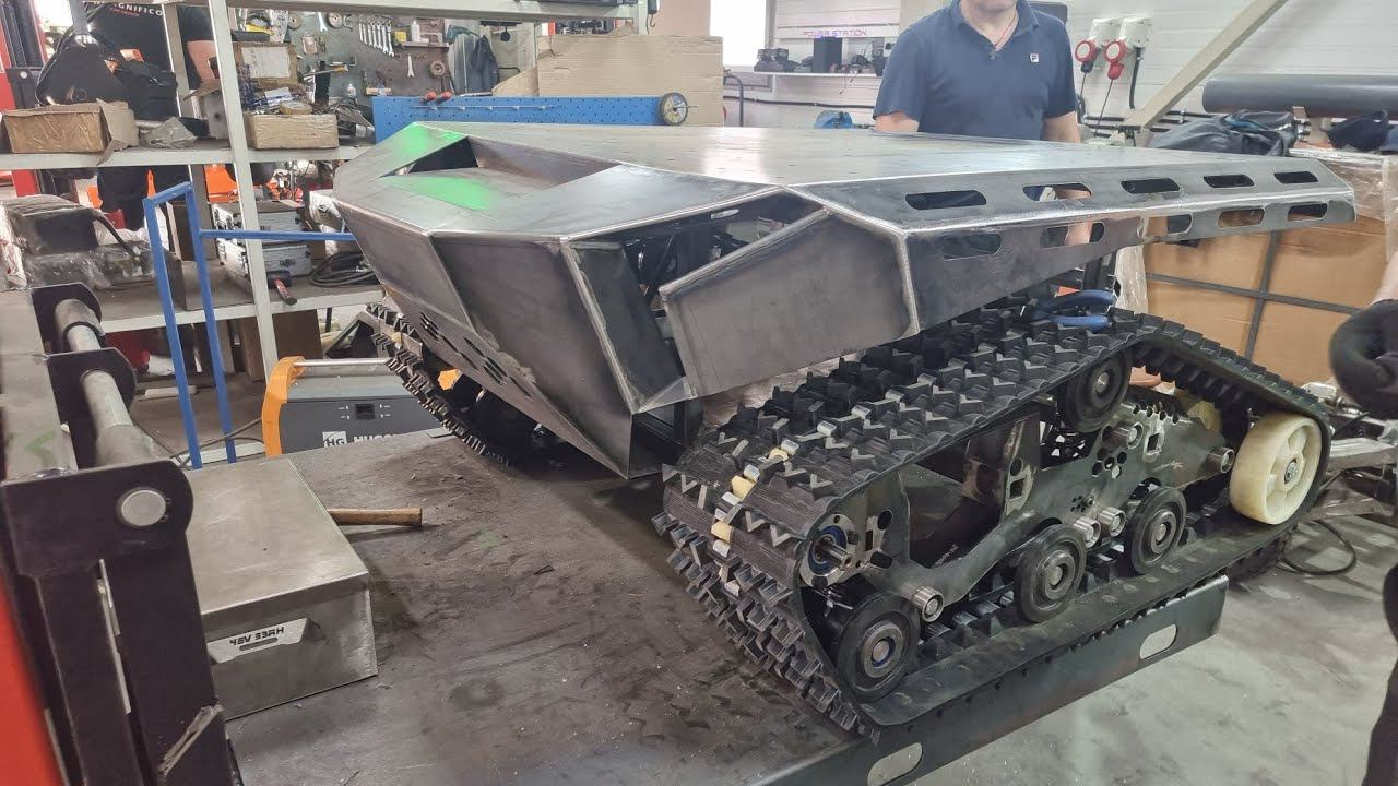 трудовые будни на производстве Robcom