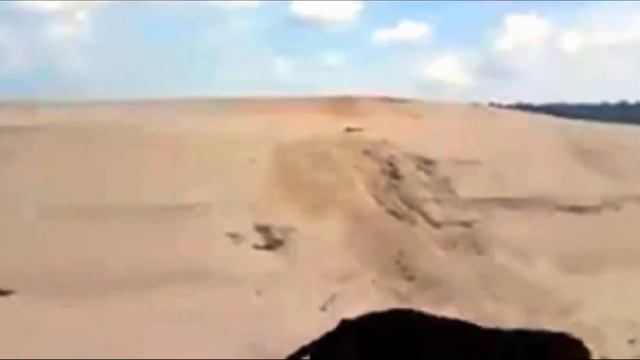 Туристы оторопели когда увидели это СУЩЕСТВО на безлюдном острове где нет еды! смотреть онлайн