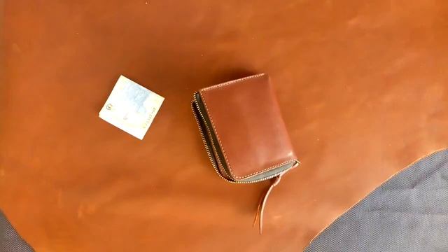 Кошелек на молнии из кожи. Видеообзор. смотреть онлайн