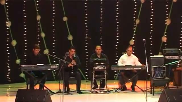 Играет Артур Мирзоян и гр."Ардзаганк"(г.Ташкент) смотреть онлайн