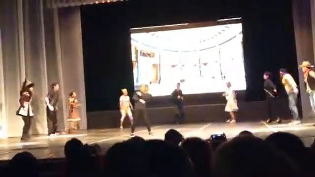 Танцевальный олимп. Танец по мотивам фильма Ночь в музее (команда преподавателей) смотреть онлайн