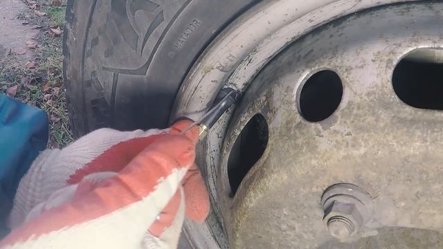 Замена вентиля колеса на автомобиле в домашних условиях без разбортирования колеса.