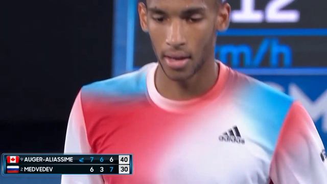 Теннис // Даниил Медведев – Феликс Оже-Альяссим смотреть онлайн