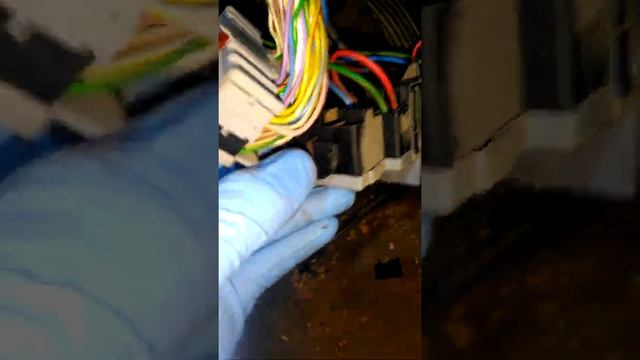 volvo S80 CEM Module removal/location смотреть онлайн