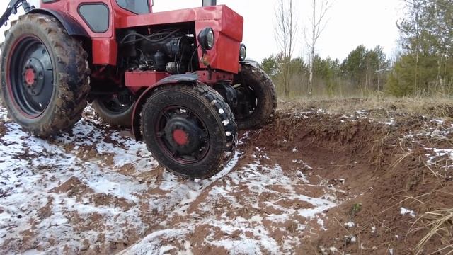 Первое бездорожье для нашего трактора Т 40АМ!! Что сломалось? смотреть онлайн