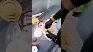 Как правильно есть сюрстремминг по-шведски. Вкуснятина 😋