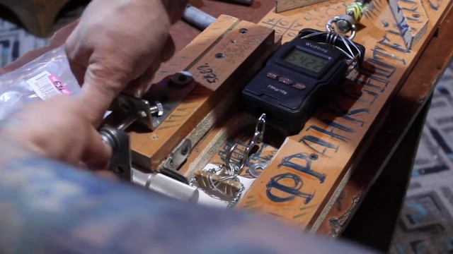 РаспаКоУка!! Эспандер кистевой Mr.Fox 250lb. с ВАлбеРис. смотреть онлайн