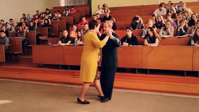 Студенты удивлены! Танго танцуют преподаватели. смотреть онлайн