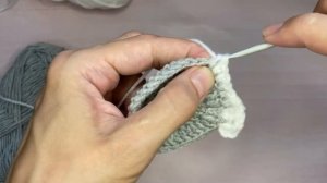 Бабушкин квадрат с кругом внутри крючком