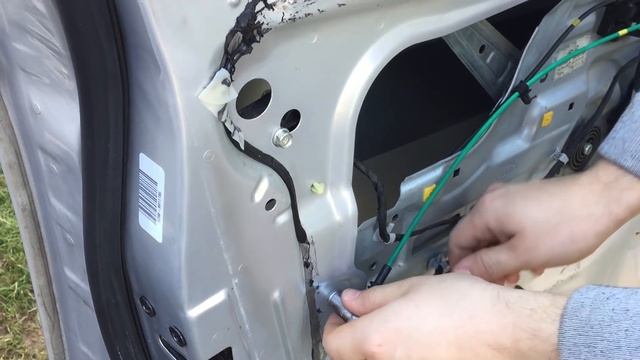 Door latch cable replacement- Kia Spectra смотреть онлайн