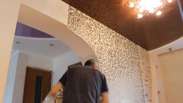 Секреты наклейки обоев возле натяжного потолка Оформление примыкания к натяжному потолку смотреть онлайн