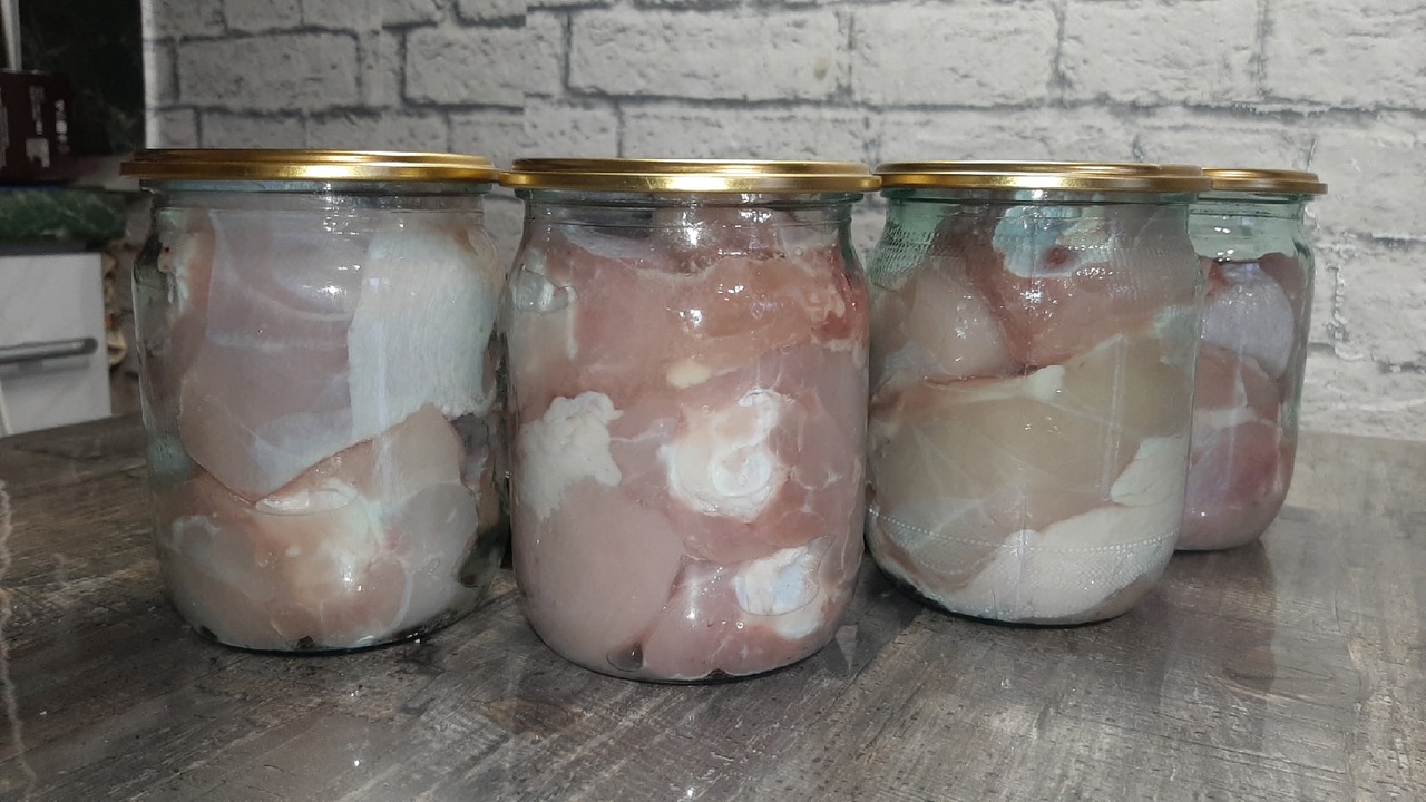 Тушёнка из курицы без автоклава! Очень вкусно и очень просто!Записывайте рецепт- пригодится!