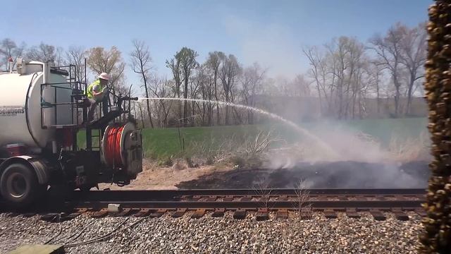 ?LORAM Rail Grinder Starts a FIRE then PUTS IT OUT!? смотреть онлайн