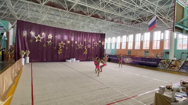 Командное выступление, предмет скакалка