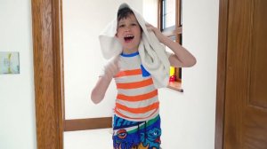 Макс и Катя раскрасили папину машину