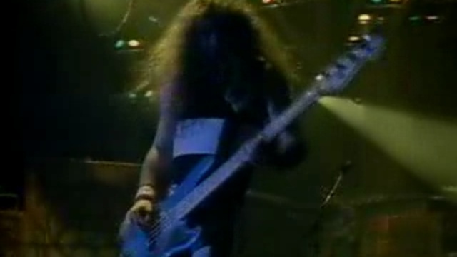 Iron Maiden - 2 Minutes To Midnight (Live) смотреть онлайн