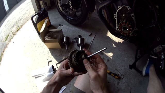 Swapping FZ1 Rotor, Before it EXPLODES! смотреть онлайн