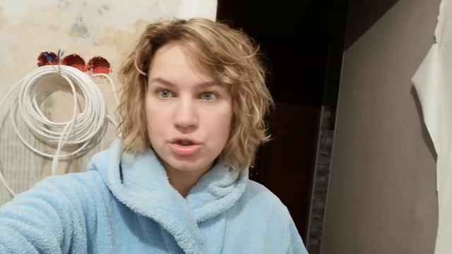 VLOG: КЛЕИМ ОБОИ на потолок/ НЕ ОБРЕЗАЙТЕ КУТИКУЛУ смотреть онлайн