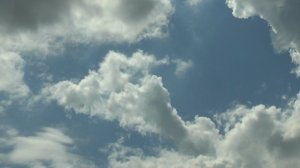 Таймлапс движение облаков по небу. Футаж небо с облаками