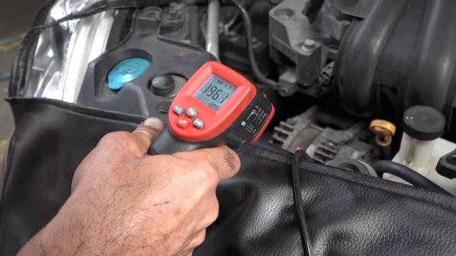 Fallos en el sistema de carga en un Nissan Tiida (Pruebas) смотреть онлайн