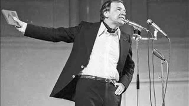 Андрей Вознесенский - Ров (читает автор). смотреть онлайн