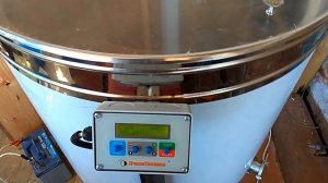 Отличная медогонка ПЧЕЛОТЕХНИКА!