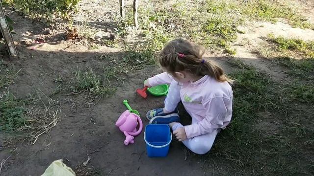 Покупки в ТРЦ "Любава" в Черкассах / Огромные яблоки и виноградник на даче / Влог смотреть онлайн