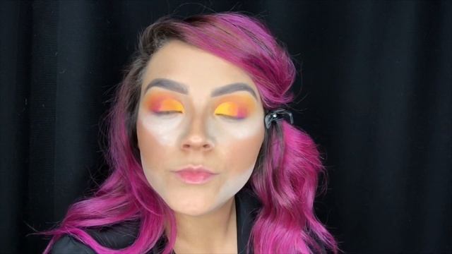 Pink Hair/Colorful Makeup смотреть онлайн