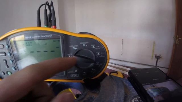 SurelecTV- ELECTRICIANS TEST EQUIPMENT- FLUKE 1654B REVIEW смотреть онлайн