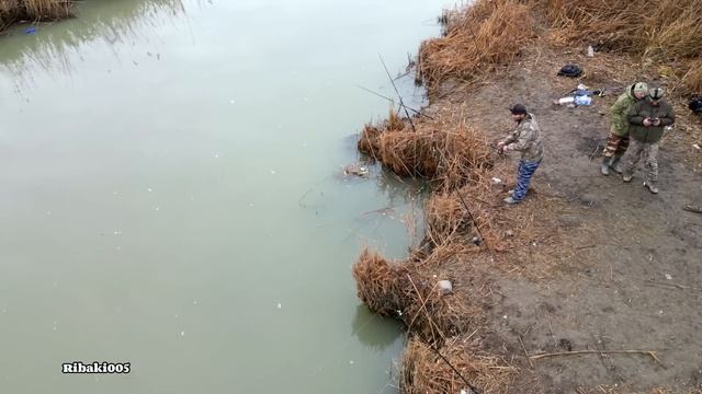 Весенняя рыбалка на сазана с ночевкой.2023г смотреть онлайн