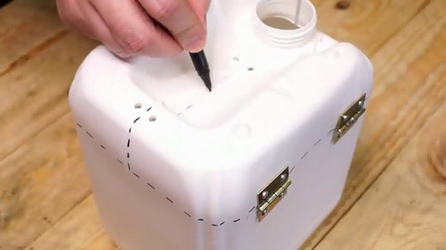 Узнав этот секрет Вы больше НИКОГДА не выбросите пластиковую КАНИСТРУ.mpg смотреть онлайн