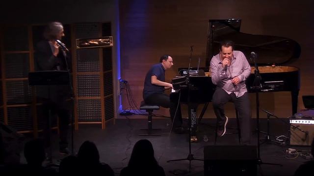 Jukebox Saloon: "First Girl I Loved" with Howard Levy смотреть онлайн