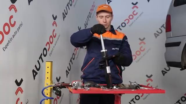 Cómo cambiar Amortiguadores delanteros en VW SHARAN 7M [Instrucción] смотреть онлайн