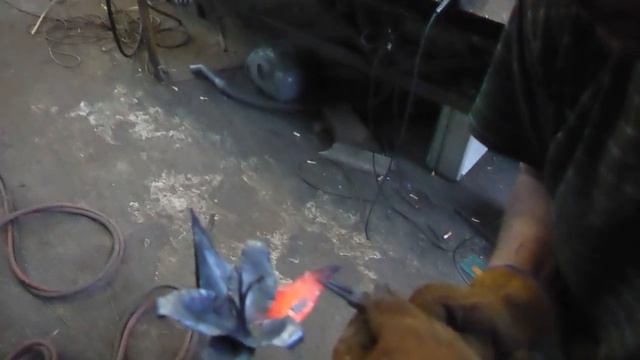 Кованая лилия. Работа с автогеном. смотреть онлайн