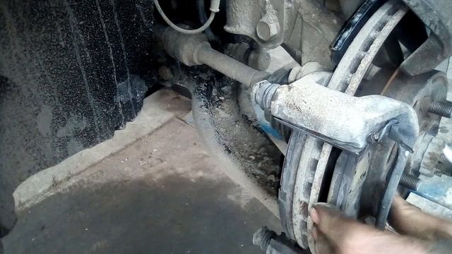 Замена передних тормозных колодок NISSAN Sentra 2015 смотреть онлайн