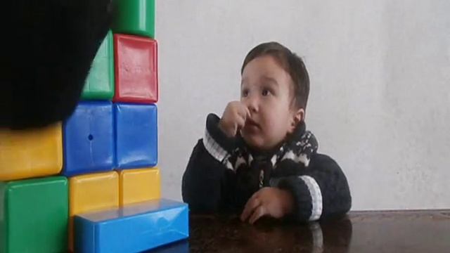 СОБИРАЕМ ЗАМОК ИЗ ГЕОМЕТРИЧЕСКИХ ФИГУР! смотреть онлайн