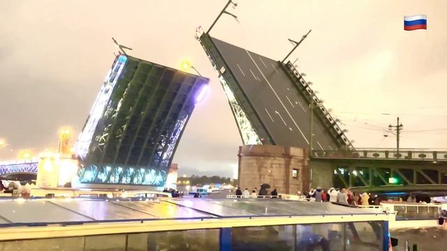 Гимн России и Белая ночь в Санкт-Петербурге 2022 смотреть онлайн