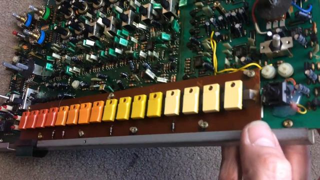 ROLAND TR-808 REPAIR & REFURBISHMENT P2 | Vintage Drum Machine Repairs смотреть онлайн