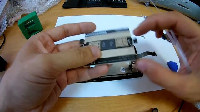 ?Разборка и замена дисплейного модуля (дисплей и тачскрин) на ASUS Zenfon 5 A501CG (A500CG, A500KL) смотреть онлайн
