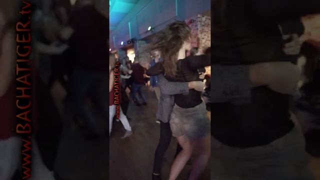 Warsaw Bachata Meet Up - Ekin & Paulina - Social Dance смотреть онлайн
